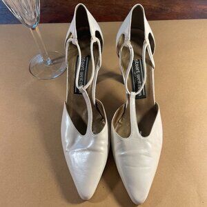 Vintage Stuart Weitzman New York Ivory Leather T-Strap Pointed Toe Pumps